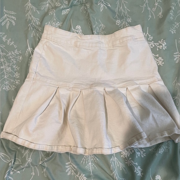 Cotton On White Pleated Denim Mini Skirt Size 2 US Women - Picture 2 of 3